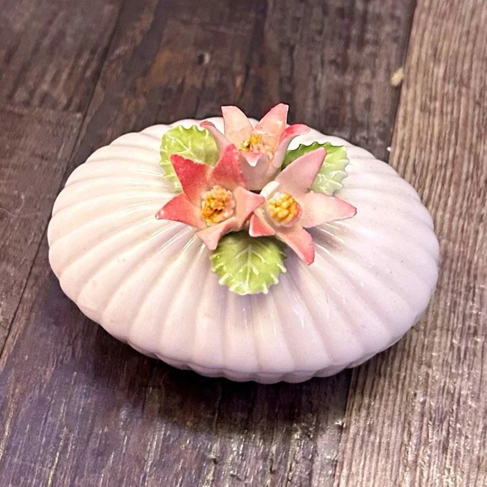 White Ribbed Ceramic Porcelain Lidded Trinket Box w/ Pink & Green Floral Lid
